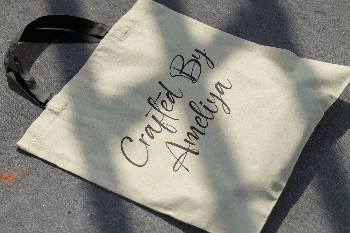 Qallies Elegant Handwritten Font